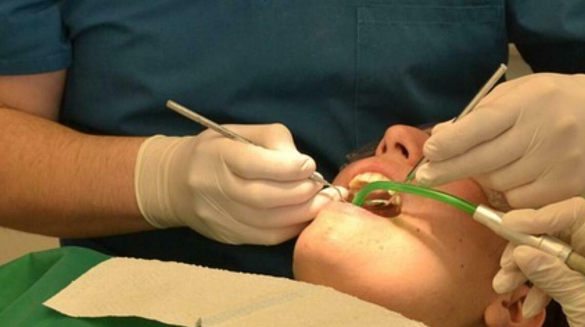 Tonsillitis in Children and Adults: Symptoms, Treatment, and When Surgery Helps