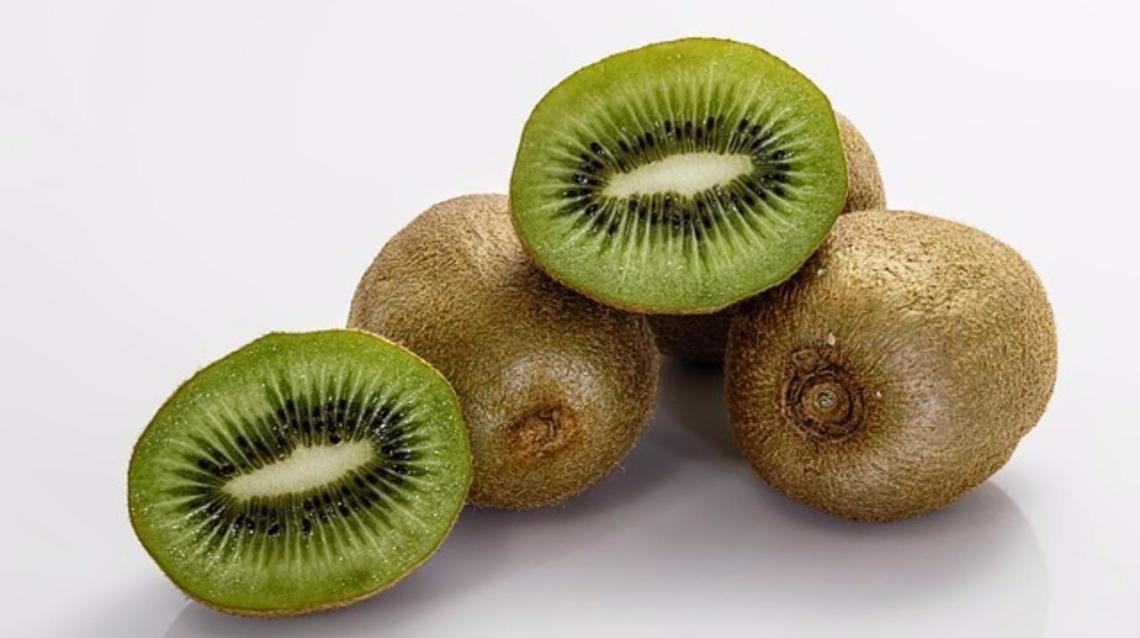 5 Ways to Use Kiwis For Better Skin!