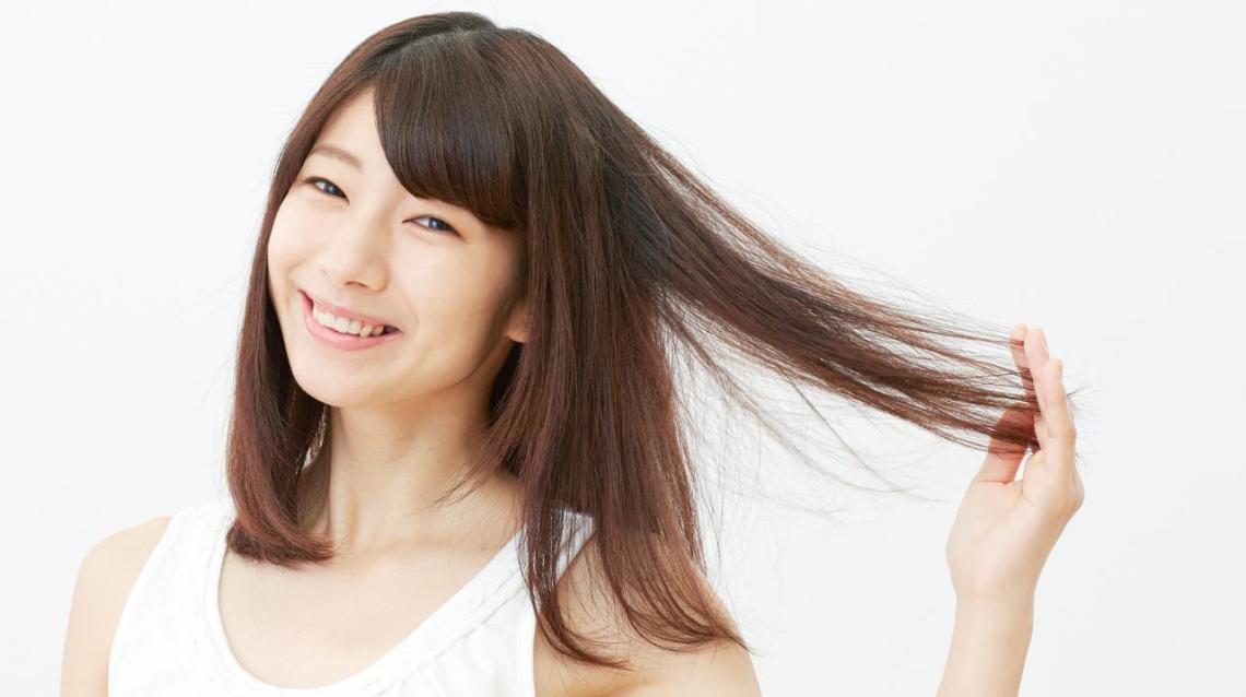 5 Natural Home Remedies And Ayurvedic Treatment For Dandruff