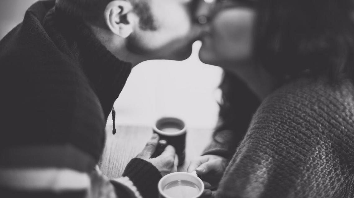 5 Diseases Which Are Transmitted Through Kissing