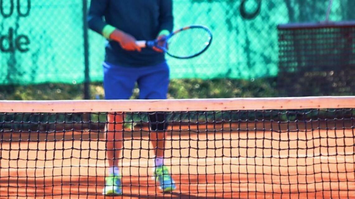 Dealing With Severe Outer Elbow Pain? How Physiotherapy Cures Tennis Elbow Without Surgery
