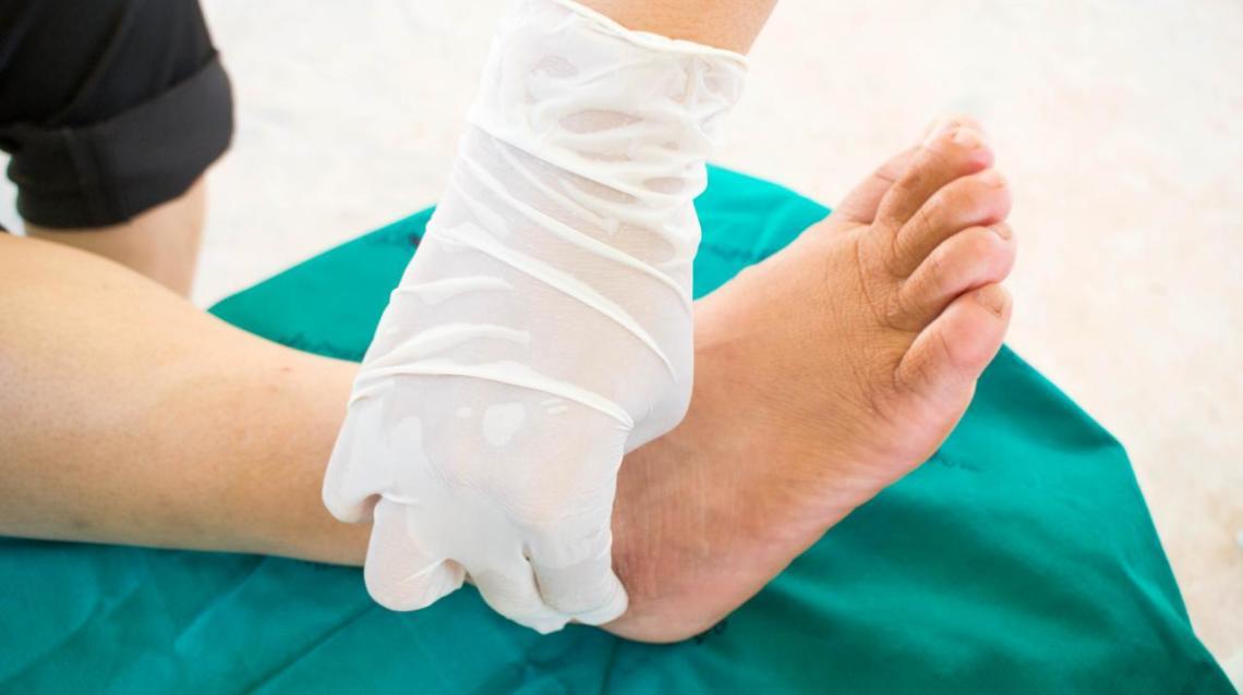 Charcot foot causes, symptoms and treatment
