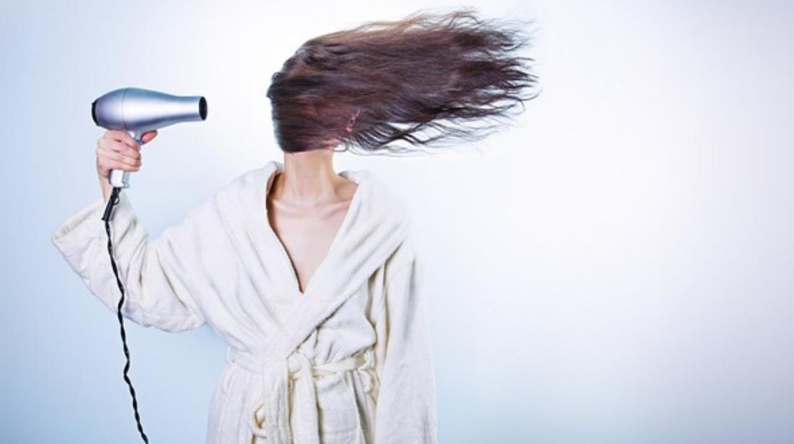 5 Simple Ways To Control Dandruff