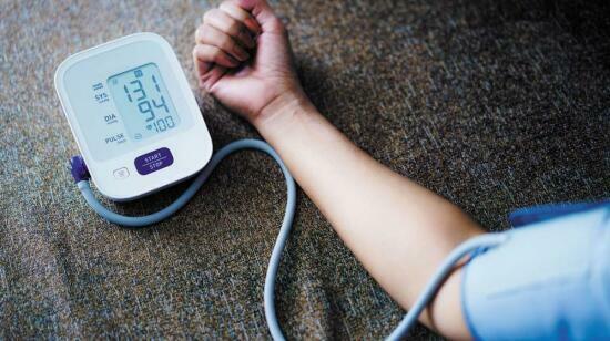 5 Essential Lifestyle Changes to Manage Hypertension: Advice From a Senior Physician