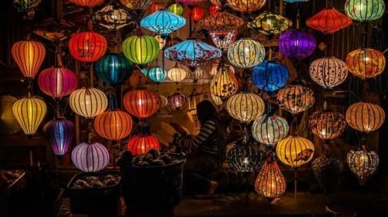Why Crowded Markets Can Trigger Anxiety During Festive Season